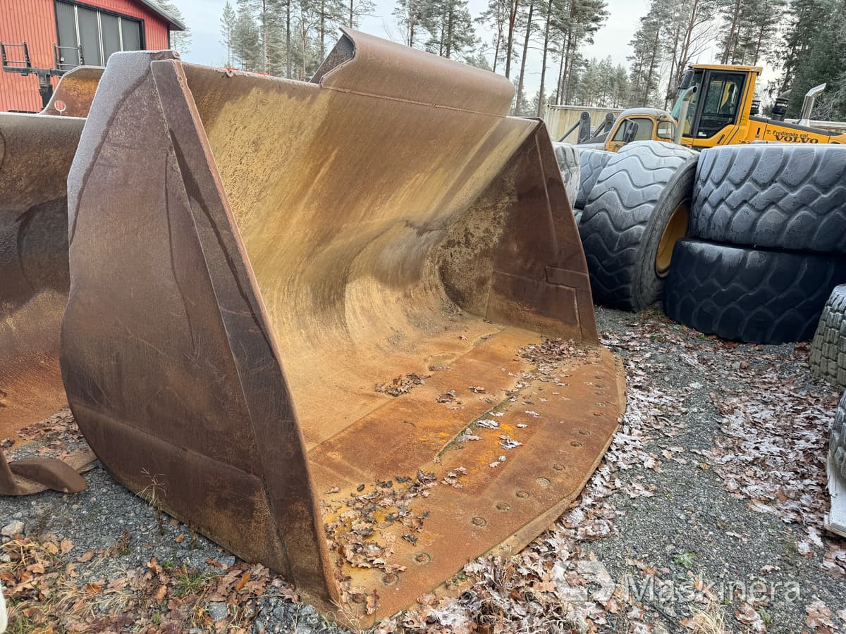 Volvo Equipment 93738S Volvo Hjullastarskopa stor stora BM - Godet pour chargeur: photos 2 Volvo Equipment 93738S Volvo Hjullastarskopa stor stora BM - Godet pour chargeur: photos 2
