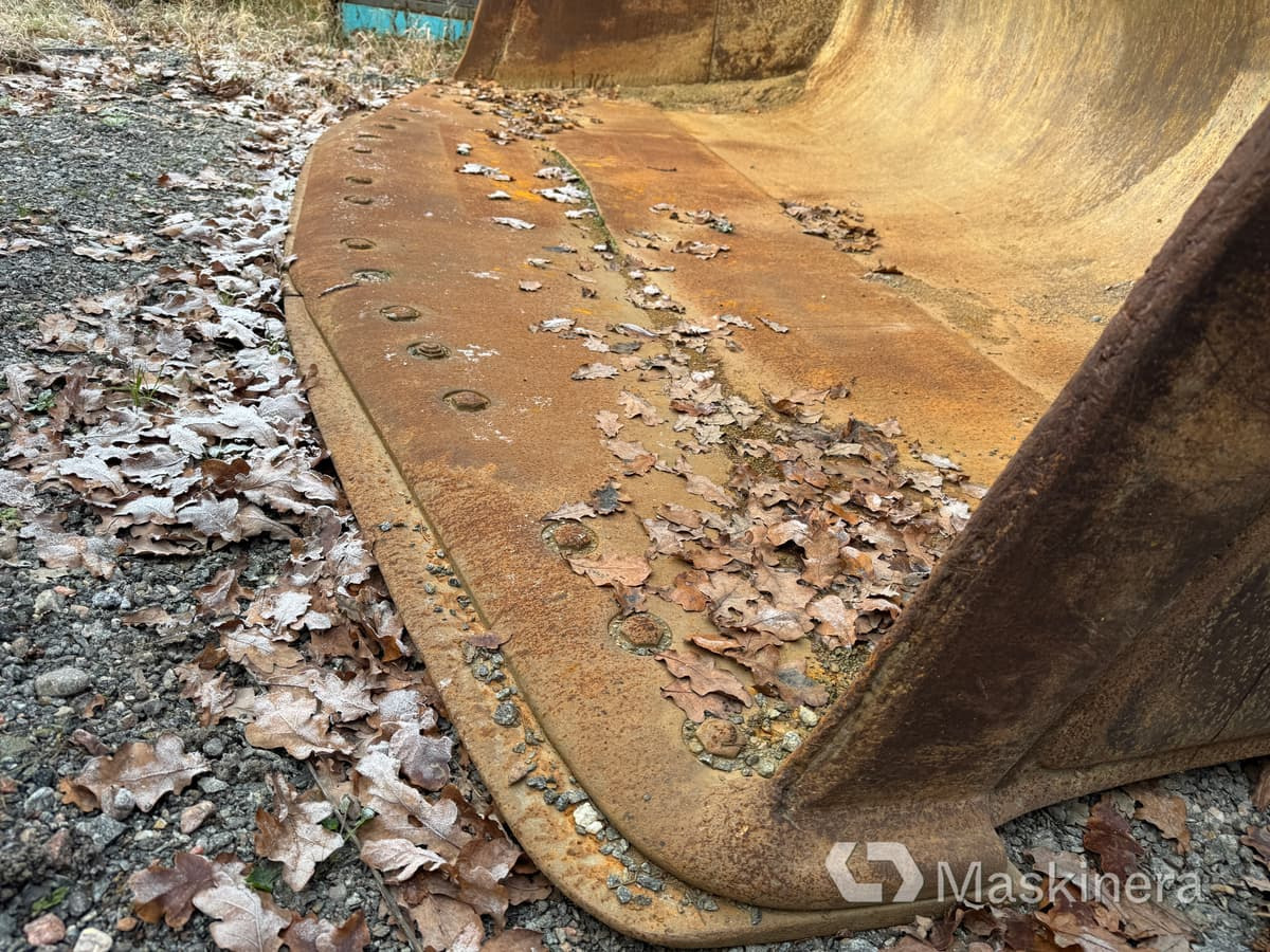 Volvo Equipment 93738S Volvo Hjullastarskopa stor stora BM - Godet pour chargeur: photos 5 Volvo Equipment 93738S Volvo Hjullastarskopa stor stora BM - Godet pour chargeur: photos 5