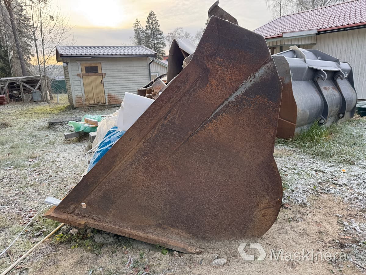 Volvo Equipments Hjullastarskopa Hardox botten - Godet pour chargeur: photos 2 Volvo Equipments Hjullastarskopa Hardox botten - Godet pour chargeur: photos 2