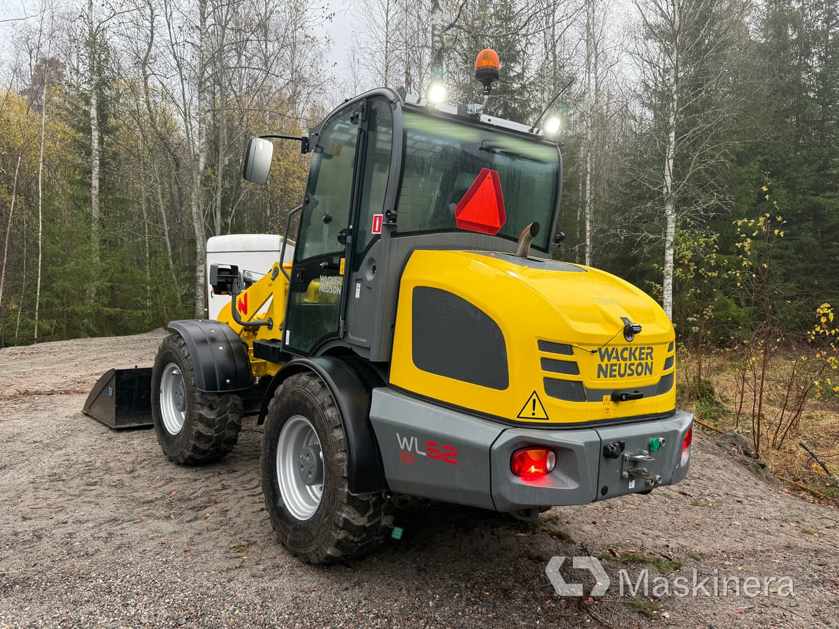 Wacker Neuson WL52 RL50 Hjullastare Wacker Neuson WL52 med Vagn och många redskap - Chargeuse sur pneus: photos 3 Wacker Neuson WL52 RL50 Hjullastare Wacker Neuson WL52 med Vagn och många redskap - Chargeuse sur pneus: photos 3