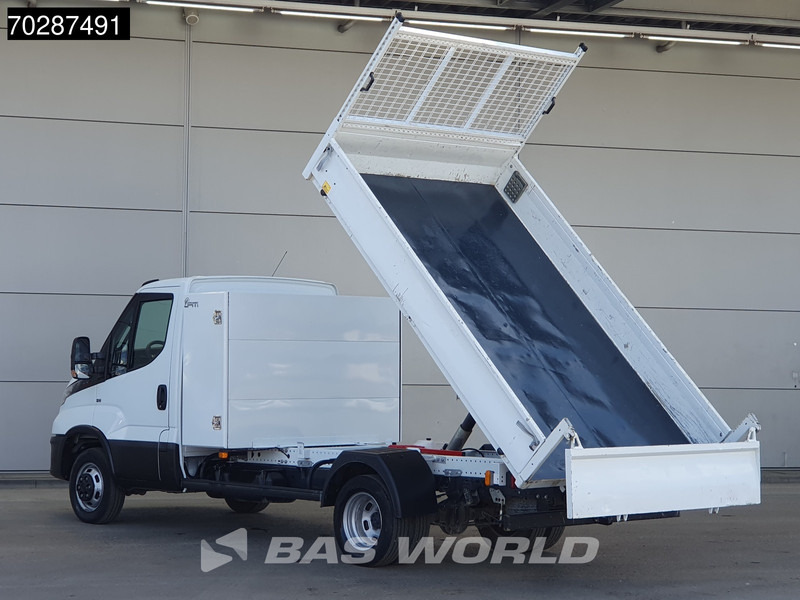 Iveco Daily 35C16 3.0L Kipper met Kist Dubbellucht 3,5t Trekhaak Navi Airco Cruise Camera Euro6 Tipper Benne Kieper 2m3 Airco Trekhaak Cruis - Utilitaire benne: photos 2 Iveco Daily 35C16 3.0L Kipper met Kist Dubbellucht 3,5t Trekhaak Navi Airco Cruise Camera Euro6 Tipper Benne Kieper 2m3 Airco Trekhaak Cruis - Utilitaire benne: photos 2