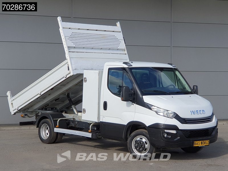 Iveco Daily 35C18 3.0L Automaat Kipper met Kist Dubbellucht 3,5t Trekhaak Airco Euro6 Tipper Kieper Benne 2m3 Airco Trekhaak Cruise control - Utilitaire benne: photos 3 Iveco Daily 35C18 3.0L Automaat Kipper met Kist Dubbellucht 3,5t Trekhaak Airco Euro6 Tipper Kieper Benne 2m3 Airco Trekhaak Cruise control - Utilitaire benne: photos 3