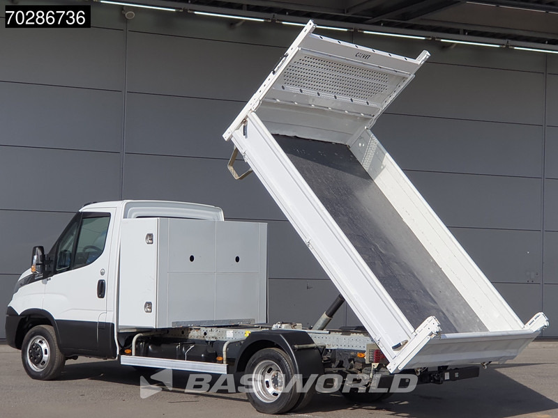 Iveco Daily 35C18 3.0L Automaat Kipper met Kist Dubbellucht 3,5t Trekhaak Airco Euro6 Tipper Kieper Benne 2m3 Airco Trekhaak Cruise control - Utilitaire benne: photos 2 Iveco Daily 35C18 3.0L Automaat Kipper met Kist Dubbellucht 3,5t Trekhaak Airco Euro6 Tipper Kieper Benne 2m3 Airco Trekhaak Cruise control - Utilitaire benne: photos 2