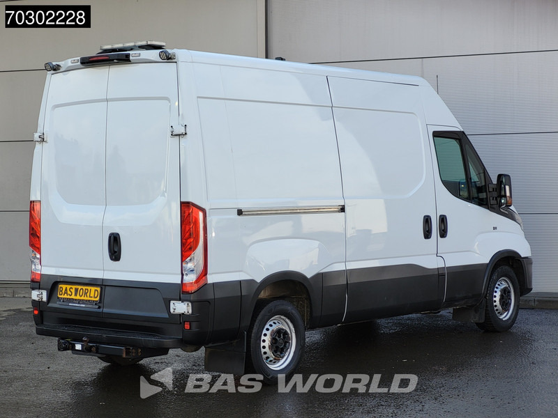 Iveco Daily 35S16 Automaat L2H2 3,5t Trekhaak 160PK ACC Navi Airco Camera Werkplaatsinrichting Euro6 L2 Airco Trekhaak - Fourgon utilitaire: photos 5 Iveco Daily 35S16 Automaat L2H2 3,5t Trekhaak 160PK ACC Navi Airco Camera Werkplaatsinrichting Euro6 L2 Airco Trekhaak - Fourgon utilitaire: photos 5