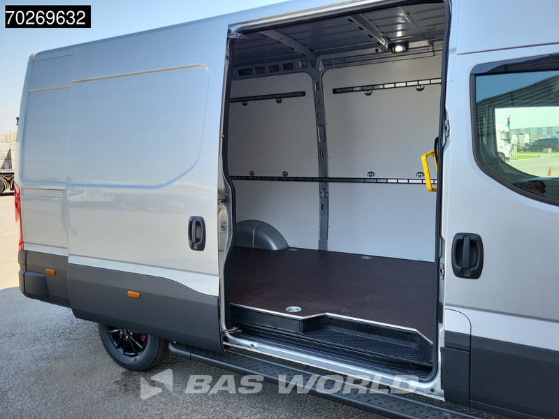 Fourgon utilitaire neuf Iveco Daily 35S21 210PK 3.0L Automaat 2025 Black Edition model L3H2 ACC LED Tacho CarPlay Velgen Camera 12m3 Airco Trekhaak: photos 7
