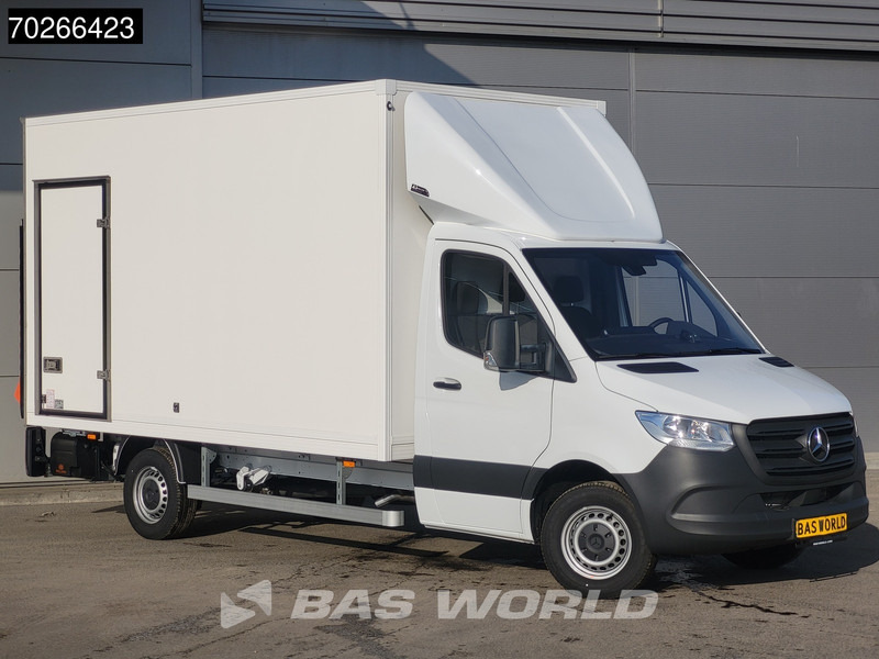 Mercedes-Benz Sprinter 317 CDI Automaat Laadklep Zijdeur Bakwagen Navi Airco Cruise MBUX Euro6 Meubelbak Koffer 12m3 Airco Cruise control - Fourgon grand volume: photos 5 Mercedes-Benz Sprinter 317 CDI Automaat Laadklep Zijdeur Bakwagen Navi Airco Cruise MBUX Euro6 Meubelbak Koffer 12m3 Airco Cruise control - Fourgon grand volume: photos 5