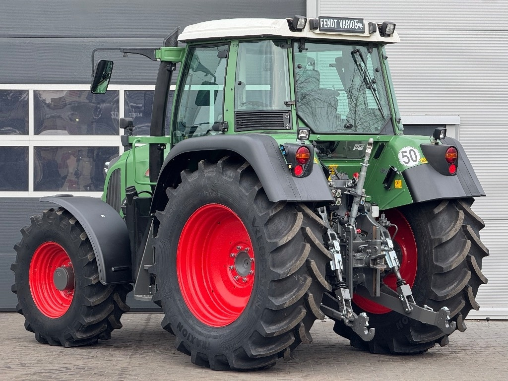 Tracteur agricole Fendt 415 Vario TMS: photos 10 Tracteur agricole Fendt 415 Vario TMS: photos 10