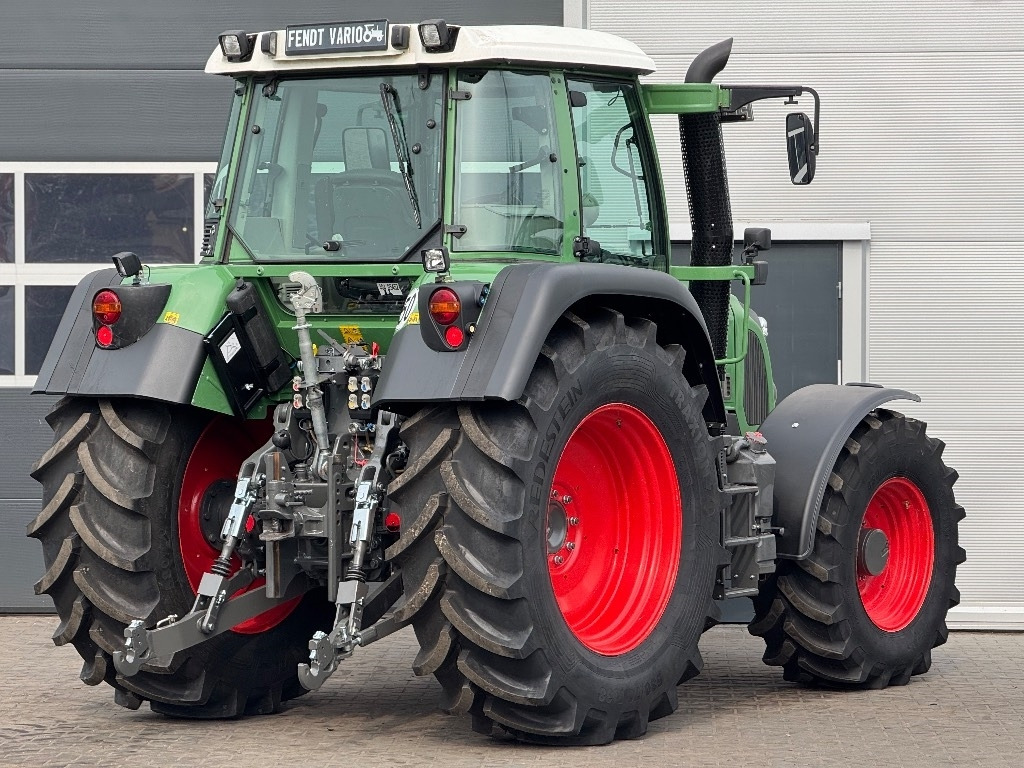 Tracteur agricole Fendt 415 Vario TMS: photos 7 Tracteur agricole Fendt 415 Vario TMS: photos 7