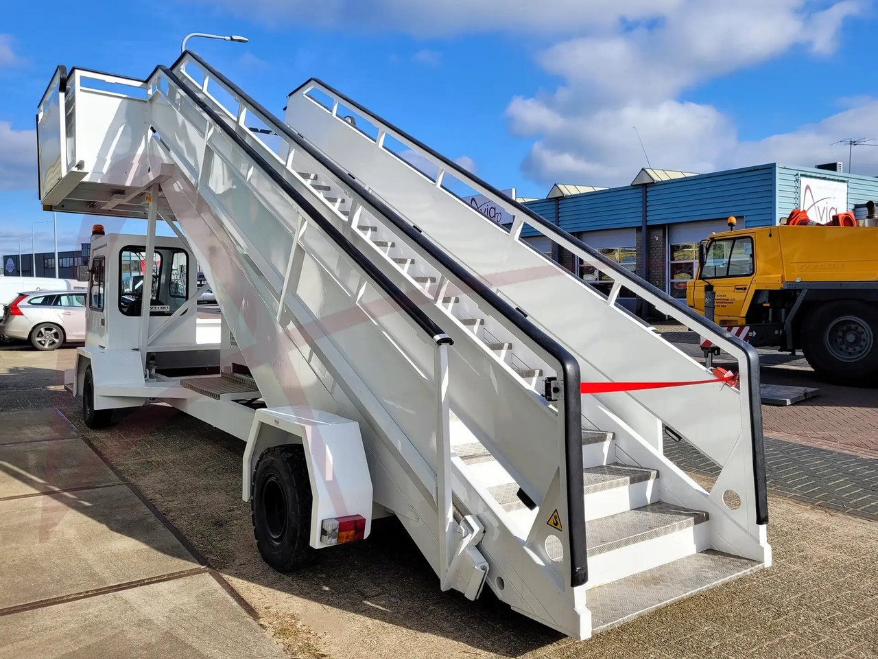 EINSA EDU-A - Escalier d'embarquement: photos 2 EINSA EDU-A - Escalier d'embarquement: photos 2