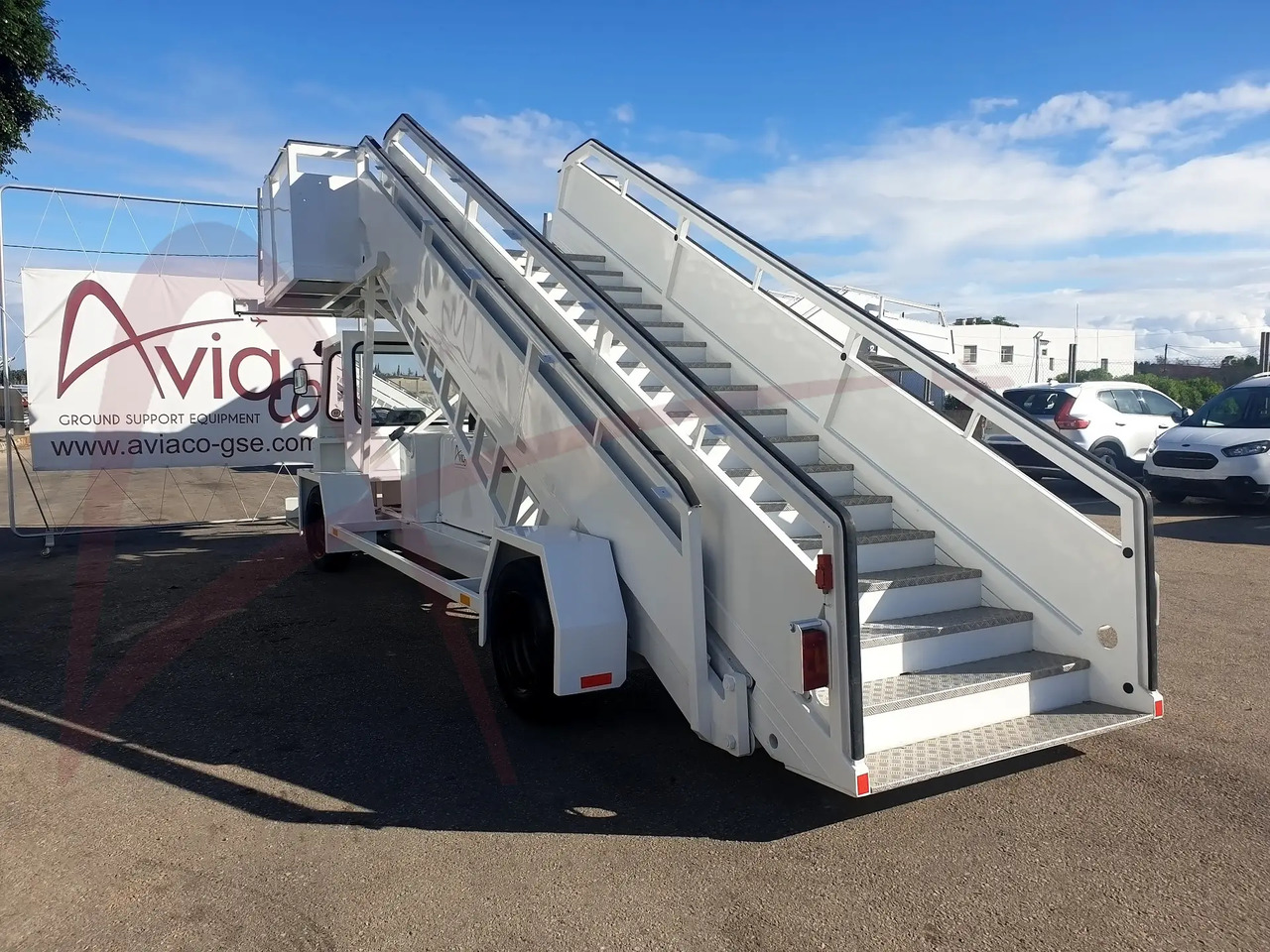 EINSA EDU-WIDE - Escalier d'embarquement: photos 3 EINSA EDU-WIDE - Escalier d'embarquement: photos 3