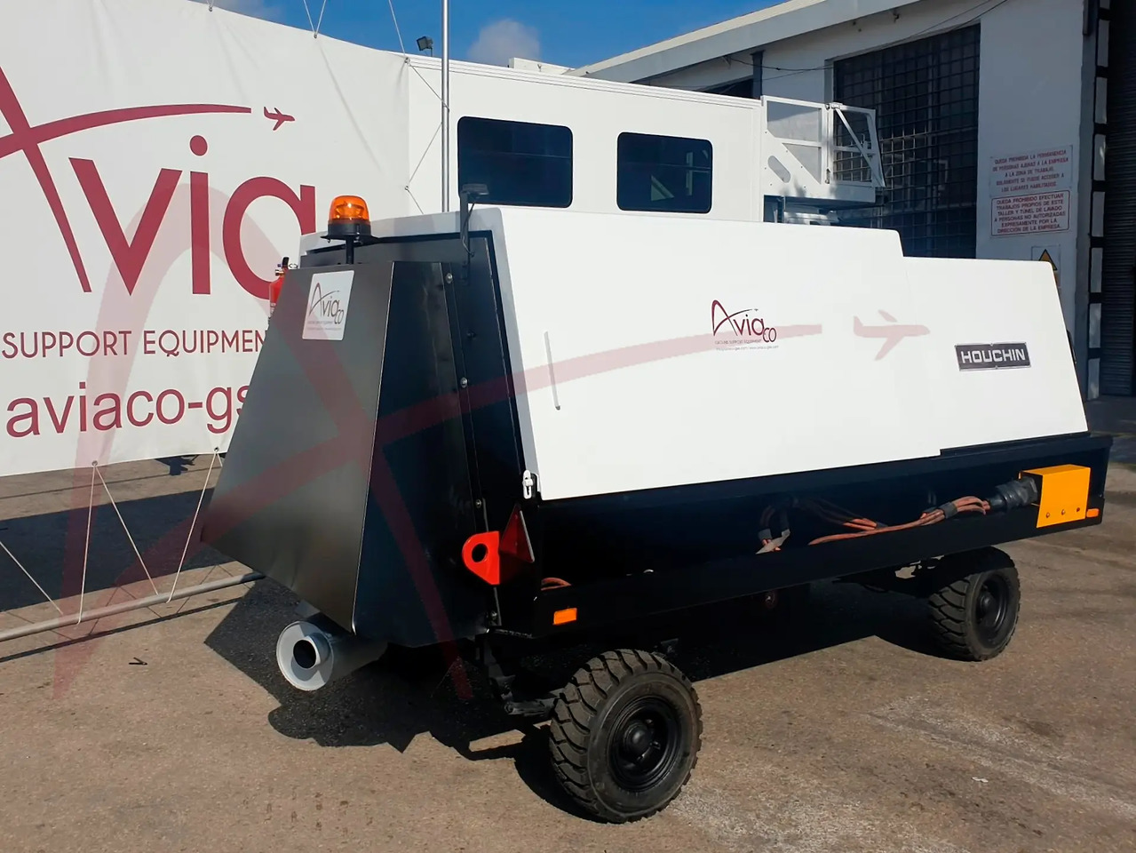 HOUCHIN C690 - Groupe électrogène au sol: photos 1 HOUCHIN C690 - Groupe électrogène au sol: photos 1