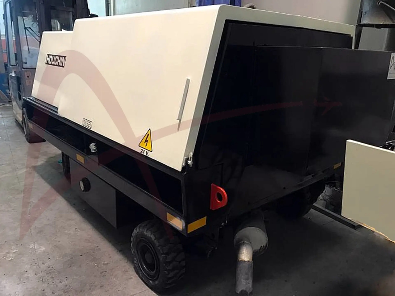 HOUCHIN D690DV - Groupe électrogène au sol: photos 3 HOUCHIN D690DV - Groupe électrogène au sol: photos 3