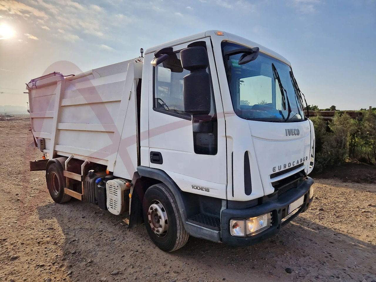 TECNO KUNI 8 - Benne à ordures ménagères: photos 1 TECNO KUNI 8 - Benne à ordures ménagères: photos 1