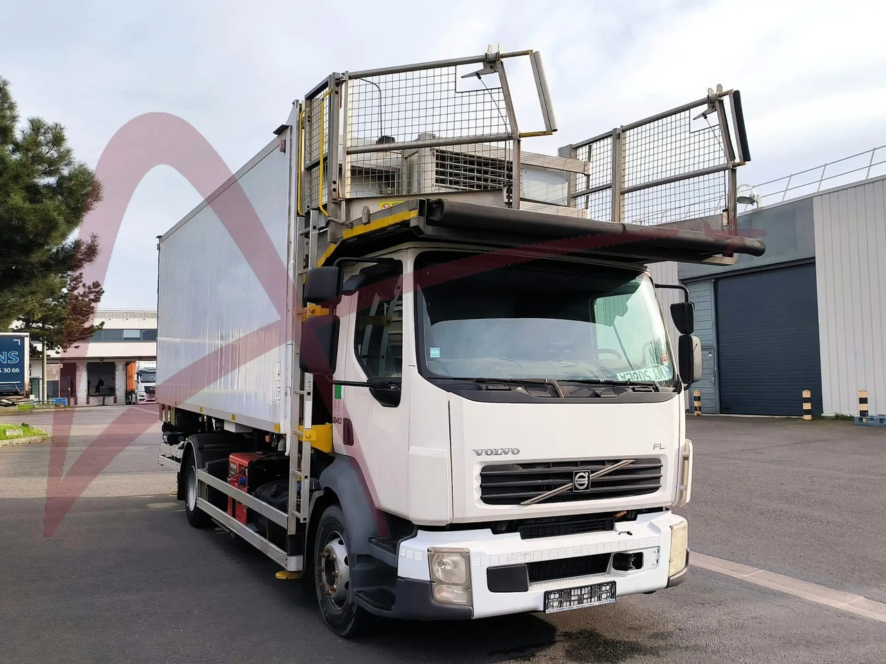 TLD CH BM-5,9 - Camion de catering: photos 2 TLD CH BM-5,9 - Camion de catering: photos 2
