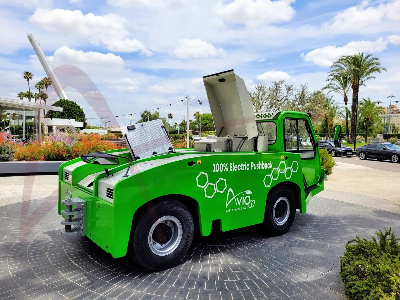 TLD TMX-150/12 Electric - Tracteur d'avions: photos 2 TLD TMX-150/12 Electric - Tracteur d'avions: photos 2