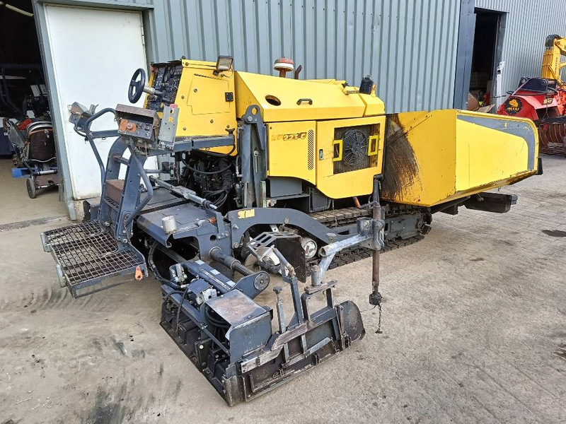 Bomag BF 223 C asfalteermachine asphalt paver dynamo - Finisseur: photos 1 Bomag BF 223 C asfalteermachine asphalt paver dynamo - Finisseur: photos 1