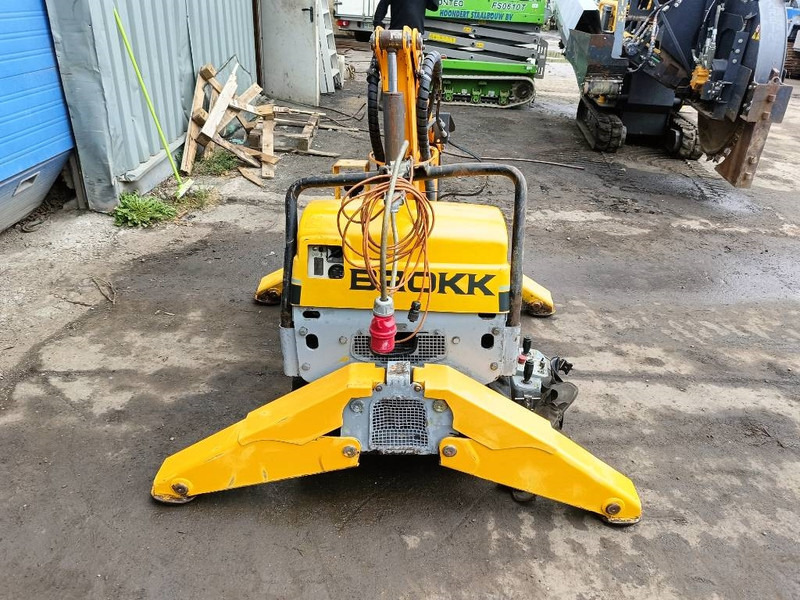 Brokk 90 husqvarna robot remote excavator digger - Pelle sur chenille: photos 5 Brokk 90 husqvarna robot remote excavator digger - Pelle sur chenille: photos 5