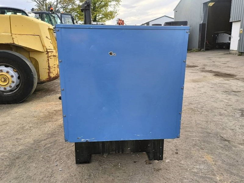 SDMO J 44 K 44kva 64 A 35 kw generator aggregaat silent - Groupe électrogène: photos 5 SDMO J 44 K 44kva 64 A 35 kw generator aggregaat silent - Groupe électrogène: photos 5