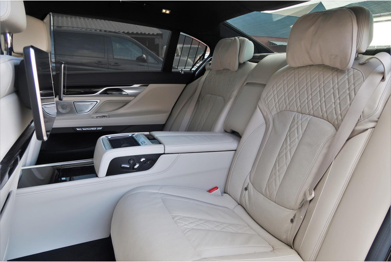 BMW 7 Serie 740Ld xDrive High Executive M-PAKKET/ MASSAGE/ PANO/ DEALER OND/ VOL! - crédit-bail BMW 7 Serie 740Ld xDrive High Executive M-PAKKET/ MASSAGE/ PANO/ DEALER OND/ VOL!: photos 18