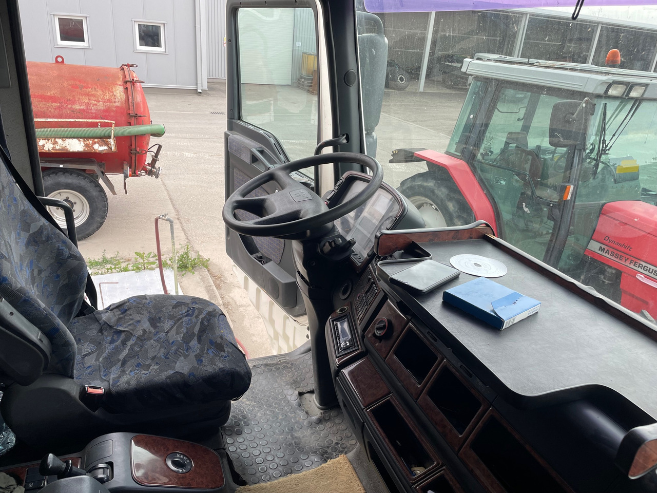 Tracteur routier MAN TGA 26.480 6x4: photos 8