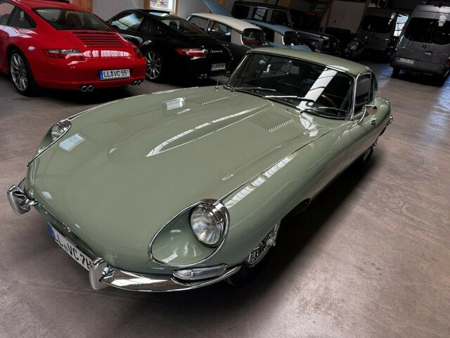 JAGUAR E-Type 4.2 Litre Series 1.5 FHC makellos!... - Voiture: photos 5 JAGUAR E-Type 4.2 Litre Series 1.5 FHC makellos!... - Voiture: photos 5