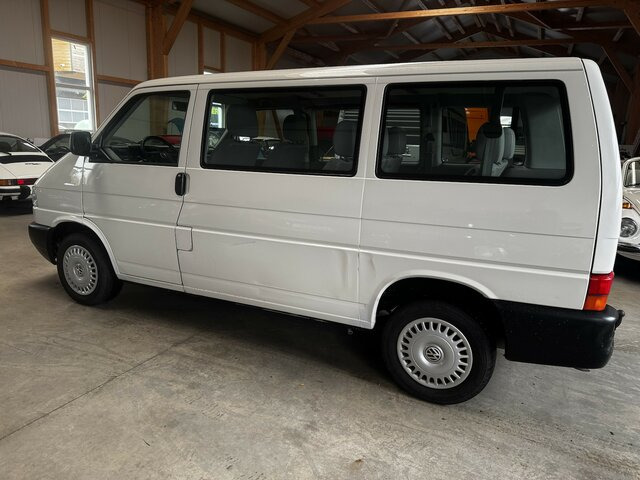 VW T4 Caravelle 2.5 TDI Syncro Sperre 1. Hand! - Voiture: photos 2 VW T4 Caravelle 2.5 TDI Syncro Sperre 1. Hand! - Voiture: photos 2