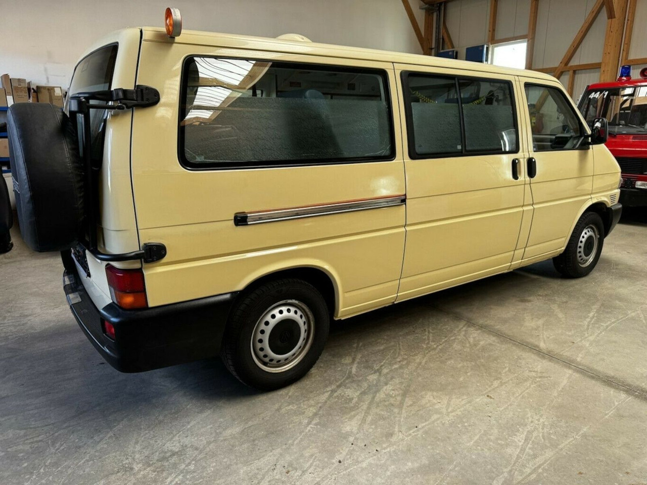 Volkswagen T4 2.5 TDI Syncro 4x4 lang 1. Hand! - Transport de personnes: photos 5 Volkswagen T4 2.5 TDI Syncro 4x4 lang 1. Hand! - Transport de personnes: photos 5