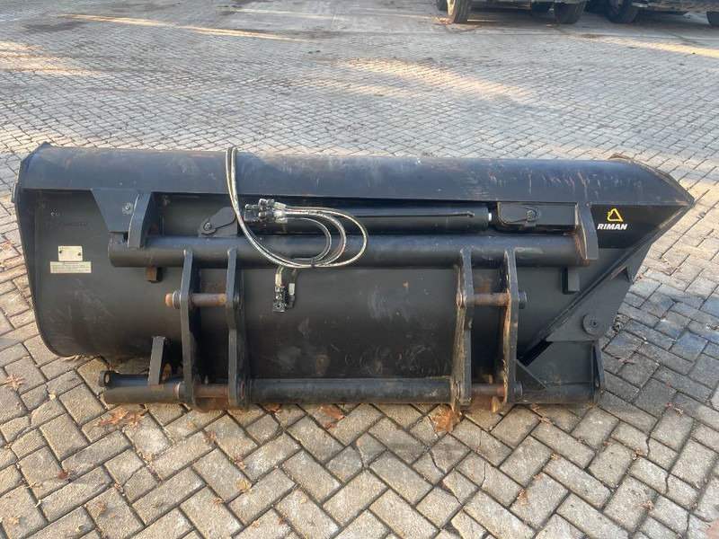 RIMAN HYDRAULIC FRONT BUCKET FOR JCB 3CX - Godet pour Engins de chantier: photos 5 RIMAN HYDRAULIC FRONT BUCKET FOR JCB 3CX - Godet pour Engins de chantier: photos 5