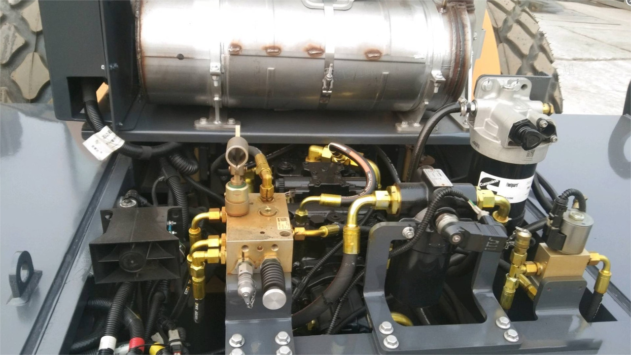 XCMG CV123 used 12ton single drum vibratory compactor price - Rouleau compresseur: photos 4 XCMG CV123 used 12ton single drum vibratory compactor price - Rouleau compresseur: photos 4