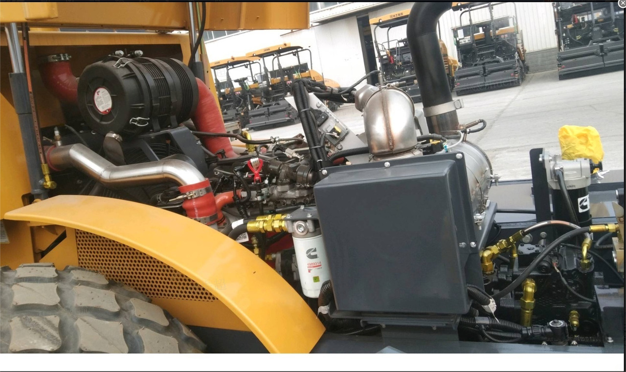 XCMG CV123 used 12ton single drum vibratory compactor price - Rouleau compresseur: photos 5 XCMG CV123 used 12ton single drum vibratory compactor price - Rouleau compresseur: photos 5