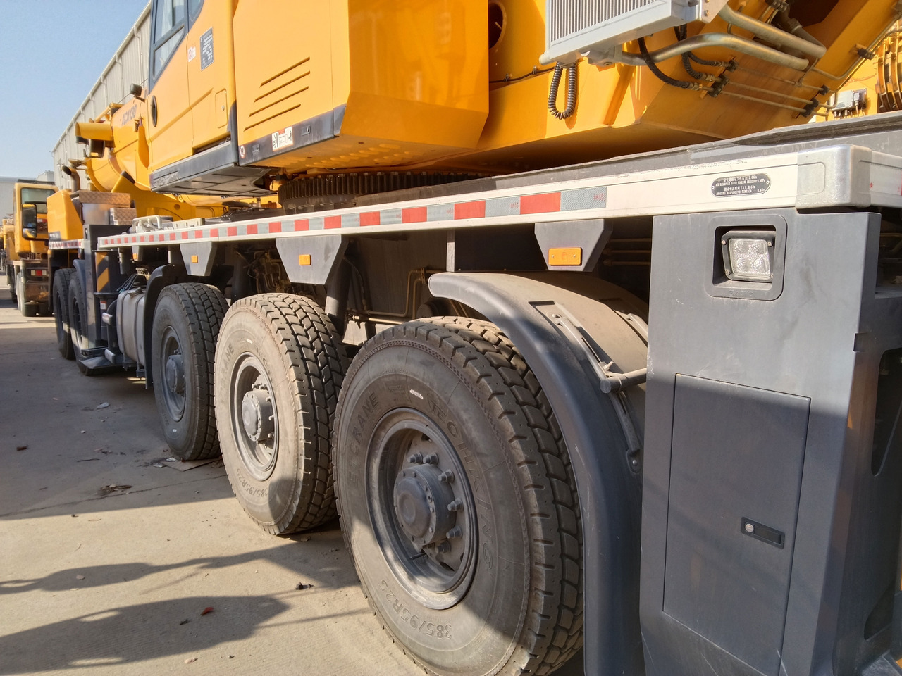 XCMG Official 8-Section XCA130L8_2 Used Knuckle Boom Truck Crane 130 Ton Hydraulic Crane Price - Grue tout-terrain: photos 5 XCMG Official 8-Section XCA130L8_2 Used Knuckle Boom Truck Crane 130 Ton Hydraulic Crane Price - Grue tout-terrain: photos 5