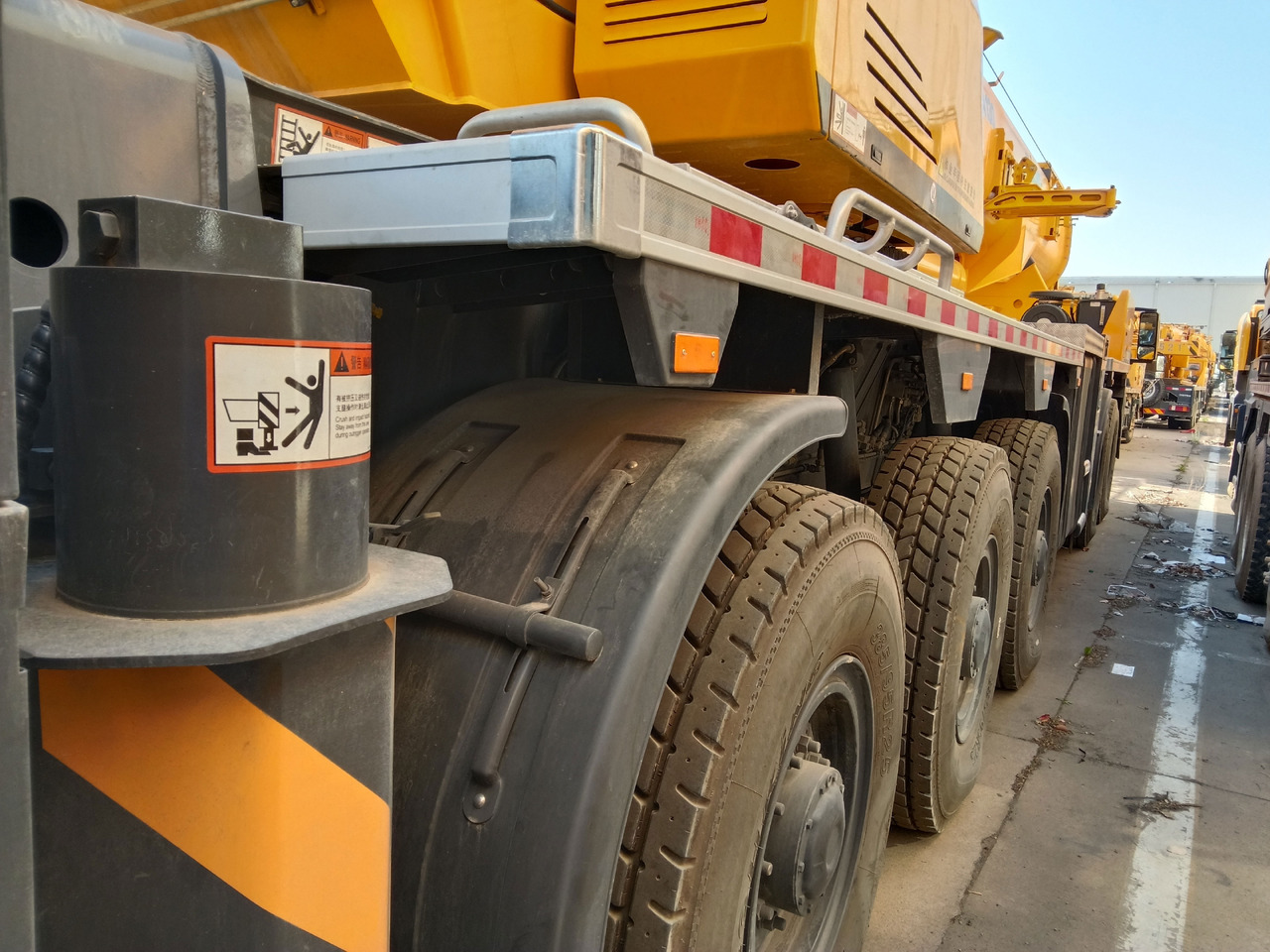 XCMG Official 8-Section XCA130L8_2 Used Knuckle Boom Truck Crane 130 Ton Hydraulic Crane Price - Grue tout-terrain: photos 3 XCMG Official 8-Section XCA130L8_2 Used Knuckle Boom Truck Crane 130 Ton Hydraulic Crane Price - Grue tout-terrain: photos 3