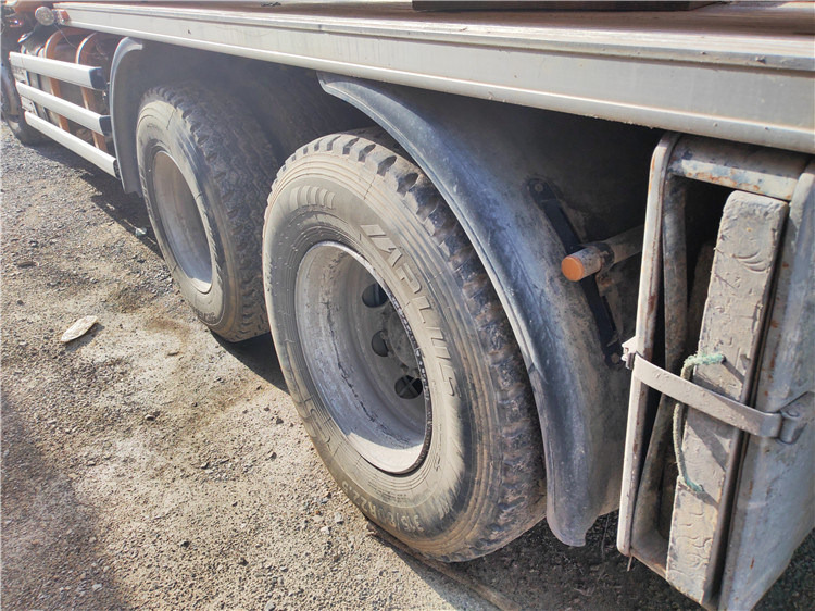 XCMG Official Hb60K 2016 Year Used 56m Truck-Mounted Concrete Pump Truck for Sale - Camion pompe: photos 5 XCMG Official Hb60K 2016 Year Used 56m Truck-Mounted Concrete Pump Truck for Sale - Camion pompe: photos 5