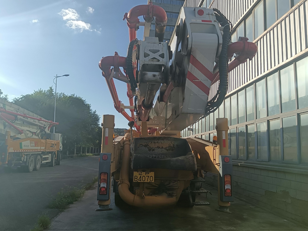XCMG Official Schwing Concrete Pump HB58V 58m Mobile Hydraulic Used Concrete Pump Truck For Sale - Camion pompe: photos 4 XCMG Official Schwing Concrete Pump HB58V 58m Mobile Hydraulic Used Concrete Pump Truck For Sale - Camion pompe: photos 4