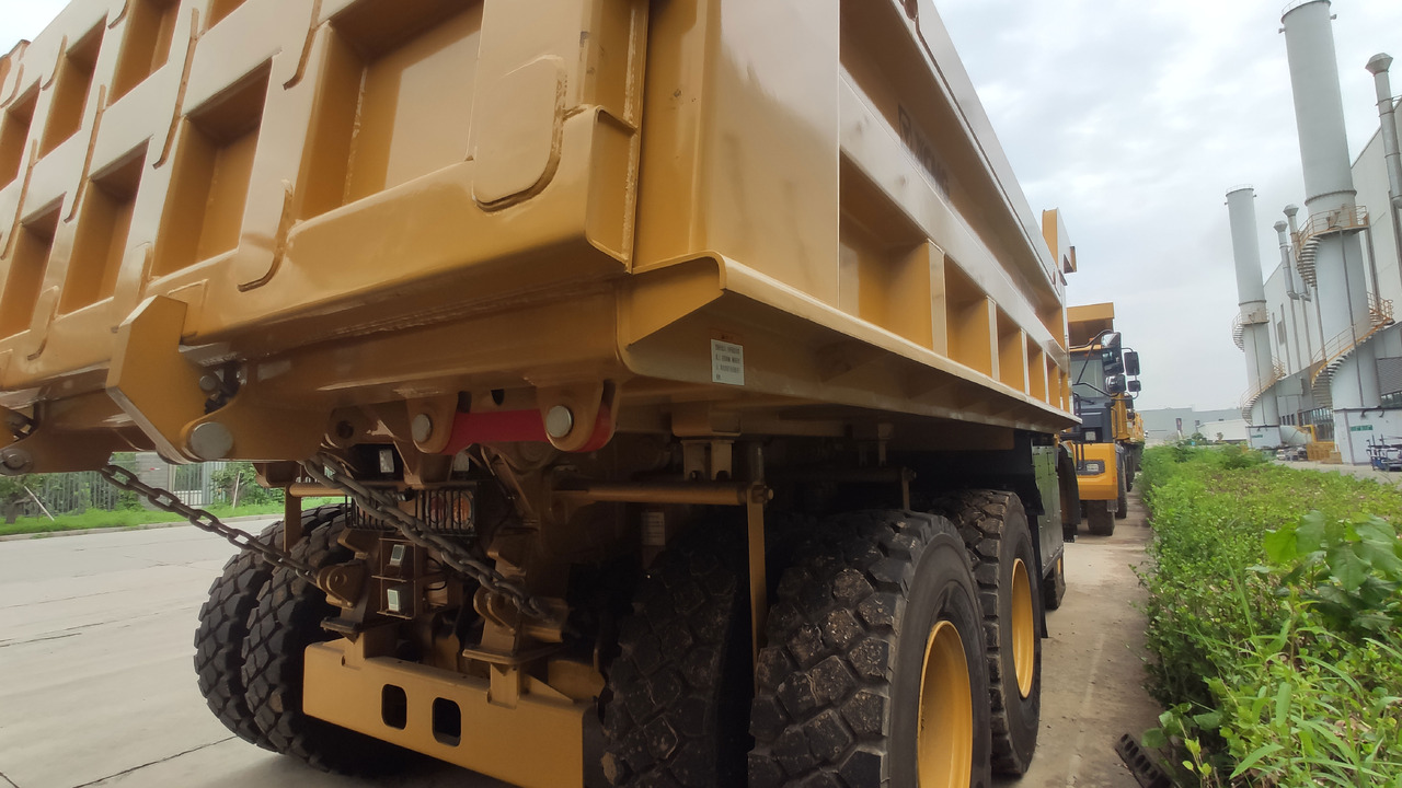 XCMG Official Second Hand Chinese Tipper Truck 72 Ton XDR80TE Mining Dump Truck Price - Tombereau: photos 4 XCMG Official Second Hand Chinese Tipper Truck 72 Ton XDR80TE Mining Dump Truck Price - Tombereau: photos 4