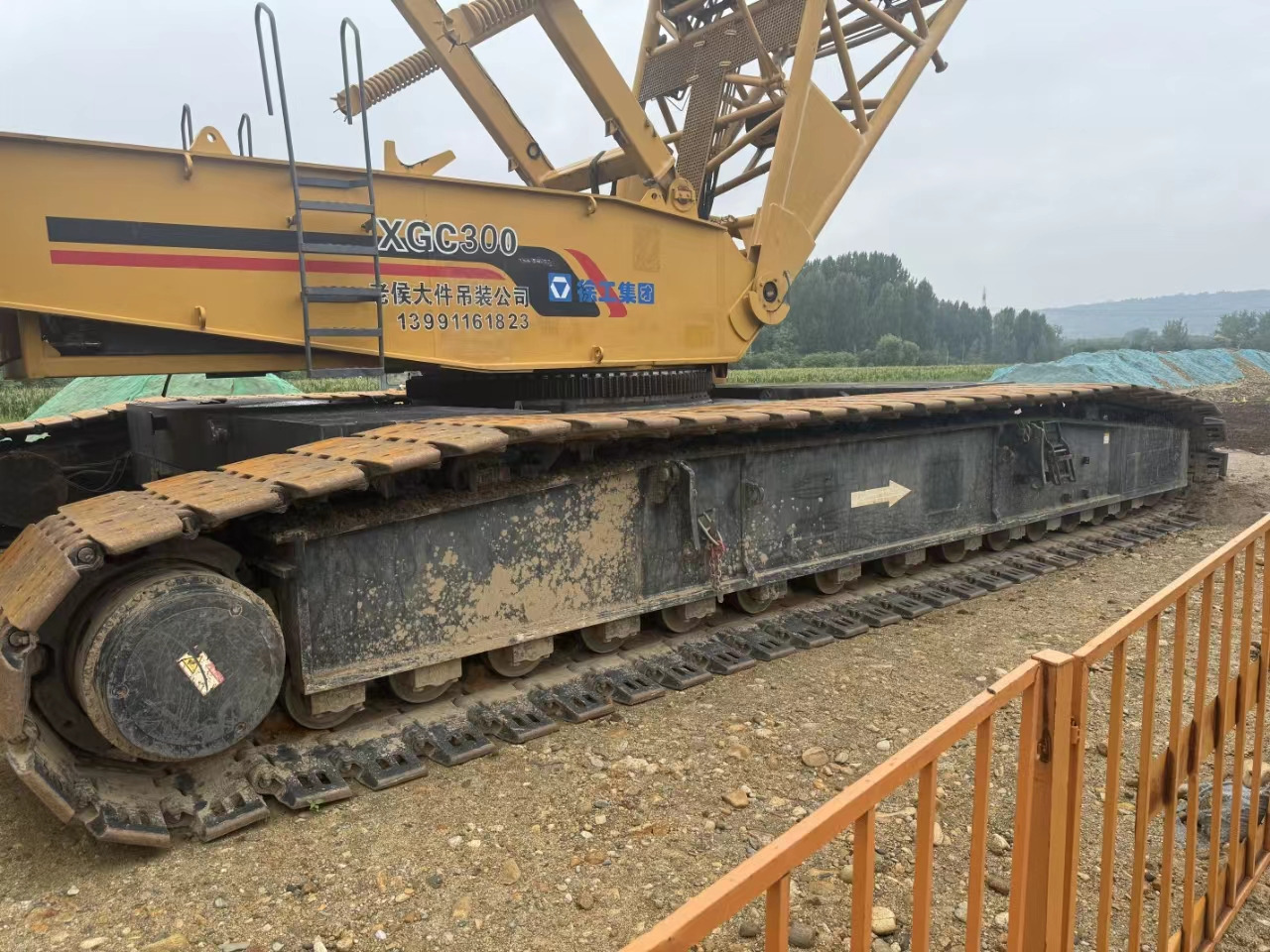 XCMG Official Second Hand Crawler Crane Lifting Equipment Mobile XGC300 300 Ton Crane Price - Grue sur chenilles: photos 4 XCMG Official Second Hand Crawler Crane Lifting Equipment Mobile XGC300 300 Ton Crane Price - Grue sur chenilles: photos 4
