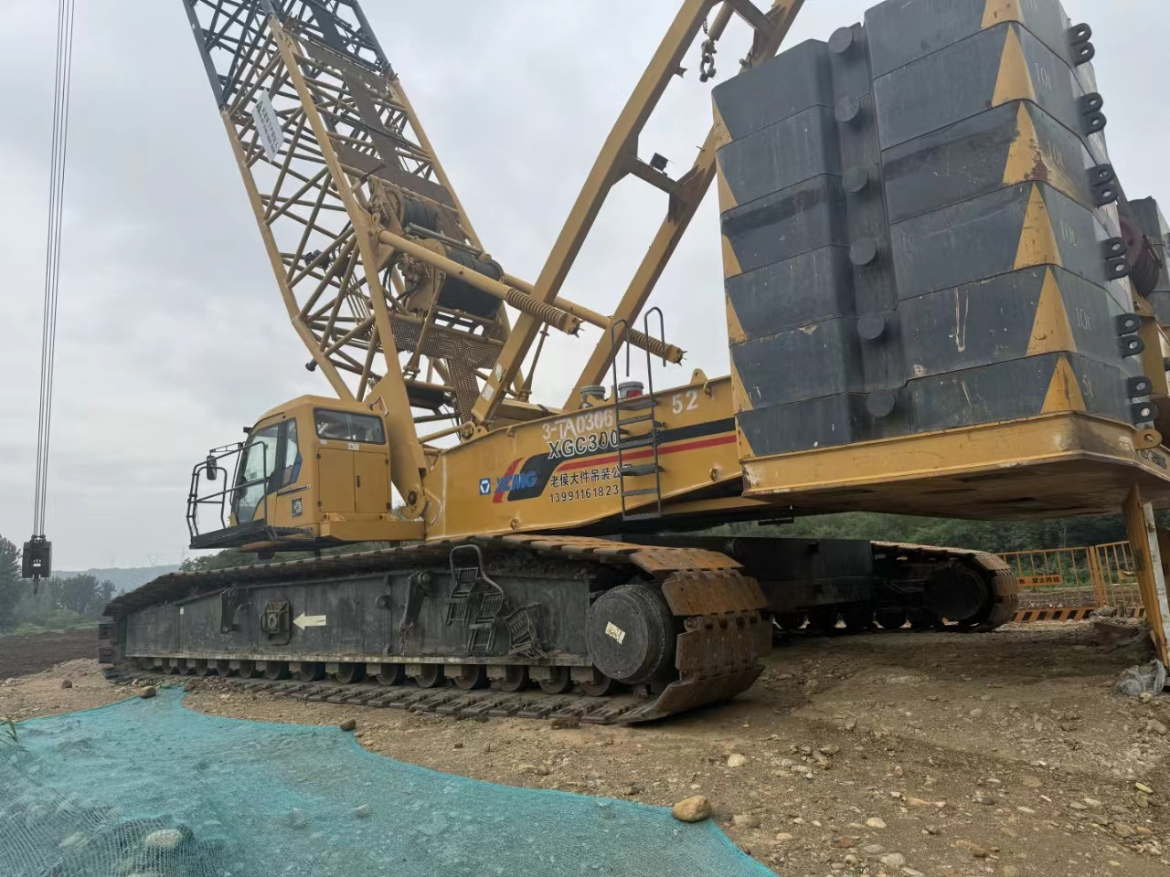 XCMG Official Second Hand Crawler Crane Lifting Equipment Mobile XGC300 300 Ton Crane Price - Grue sur chenilles: photos 2 XCMG Official Second Hand Crawler Crane Lifting Equipment Mobile XGC300 300 Ton Crane Price - Grue sur chenilles: photos 2
