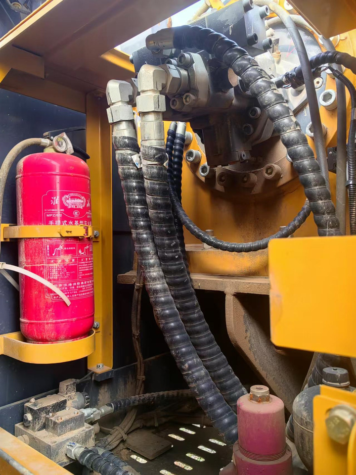 XCMG Official Second Hand Rotary Drill Machine XR160E Small Crawler Drill Rig Hot Sale - Foreuse: photos 4 XCMG Official Second Hand Rotary Drill Machine XR160E Small Crawler Drill Rig Hot Sale - Foreuse: photos 4