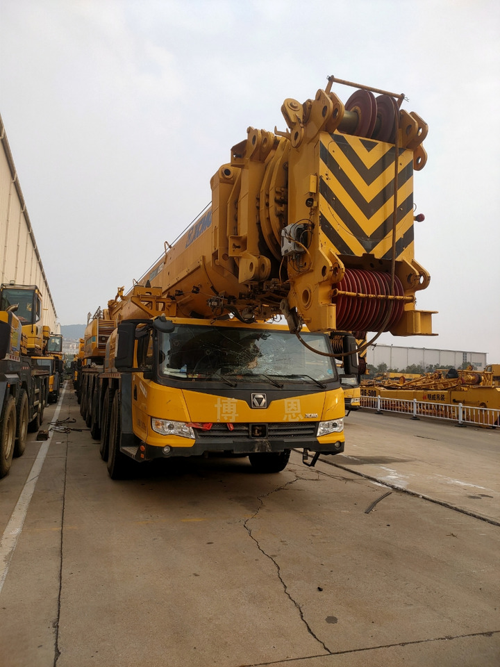 XCMG Official Second Hand Truck Cranes XCA300_1 300 Ton Mobile Crane Price - Grue tout-terrain: photos 4 XCMG Official Second Hand Truck Cranes XCA300_1 300 Ton Mobile Crane Price - Grue tout-terrain: photos 4