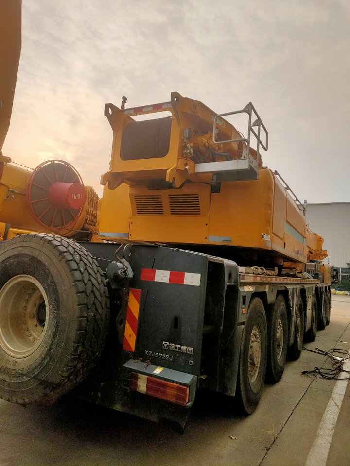 XCMG Official Second Hand Truck Cranes XCA300_1 300 Ton Mobile Crane Price - Grue tout-terrain: photos 2 XCMG Official Second Hand Truck Cranes XCA300_1 300 Ton Mobile Crane Price - Grue tout-terrain: photos 2