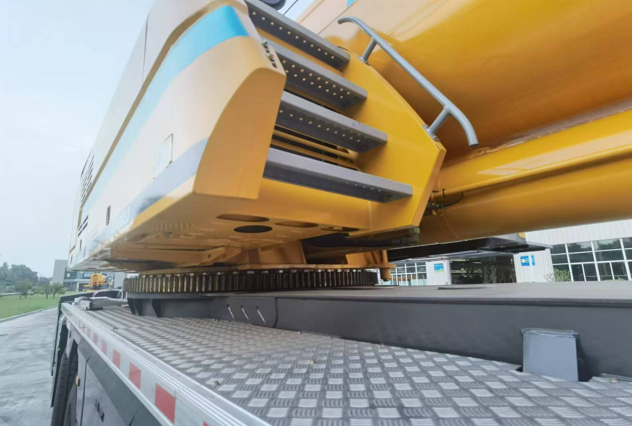 XCMG Official Used 200ton Truck Lifting Crane XCA200L8 Hydraulic Mobile Crane Price List - Grue tout-terrain: photos 5 XCMG Official Used 200ton Truck Lifting Crane XCA200L8 Hydraulic Mobile Crane Price List - Grue tout-terrain: photos 5