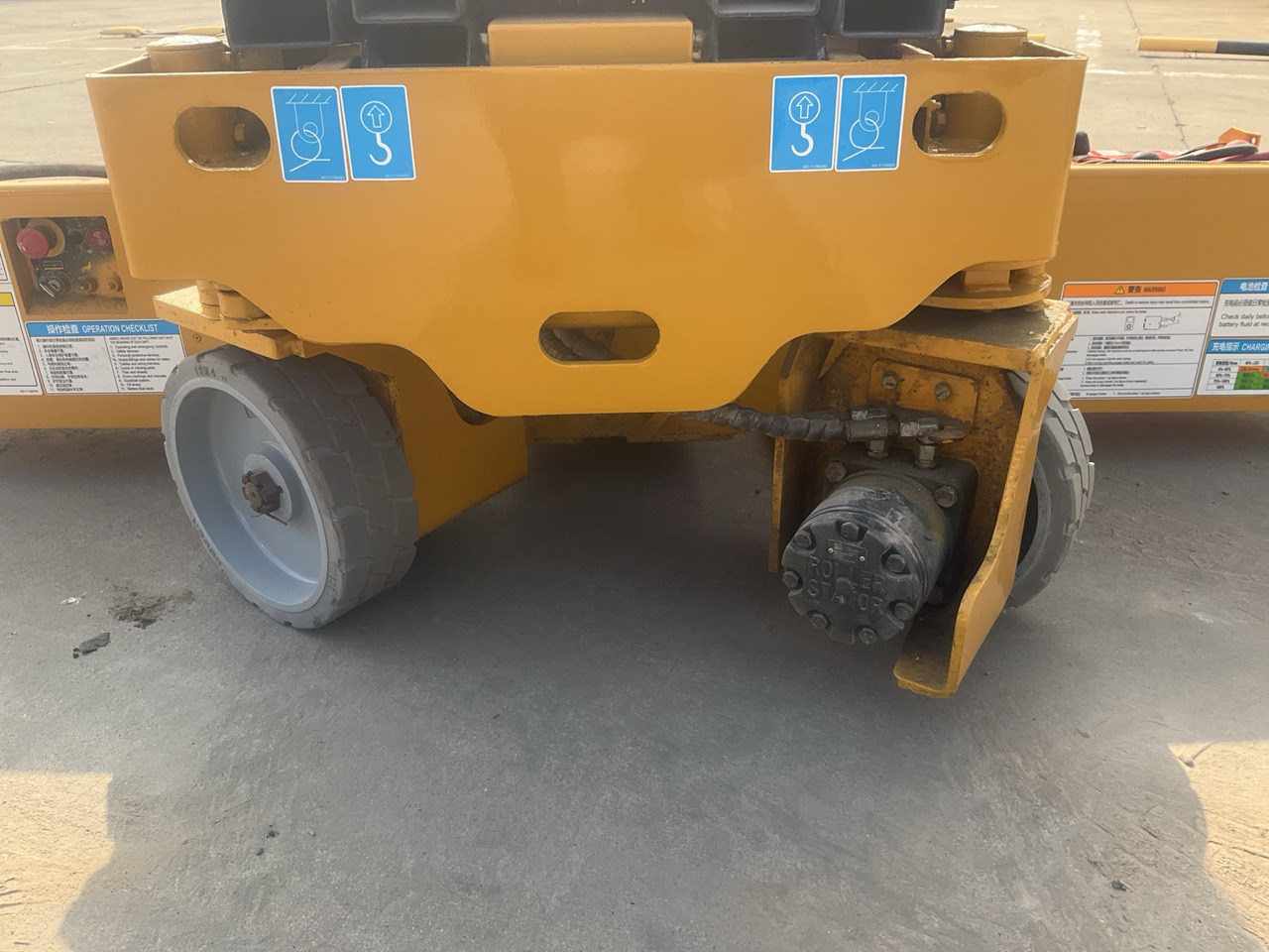 Nacelle ciseaux XCMG Official Used Aerial Work Platforms GTJZ0607 Mobile Scissor Lift For Sale: photos 7