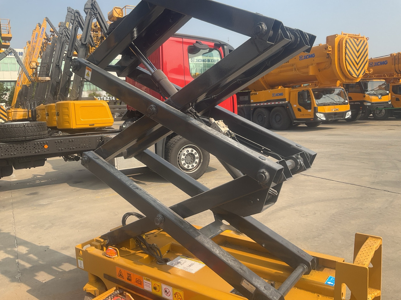 Nacelle ciseaux XCMG Official Used Aerial Work Platforms GTJZ0607 Mobile Scissor Lift For Sale: photos 8