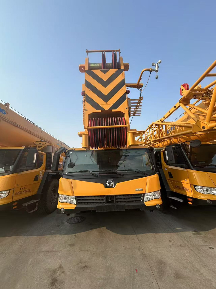 XCMG Official Used Mobile Hydraulic Truck Cranes XCA180L8C All Terrain Cranes Price - Grue tout-terrain: photos 2 XCMG Official Used Mobile Hydraulic Truck Cranes XCA180L8C All Terrain Cranes Price - Grue tout-terrain: photos 2