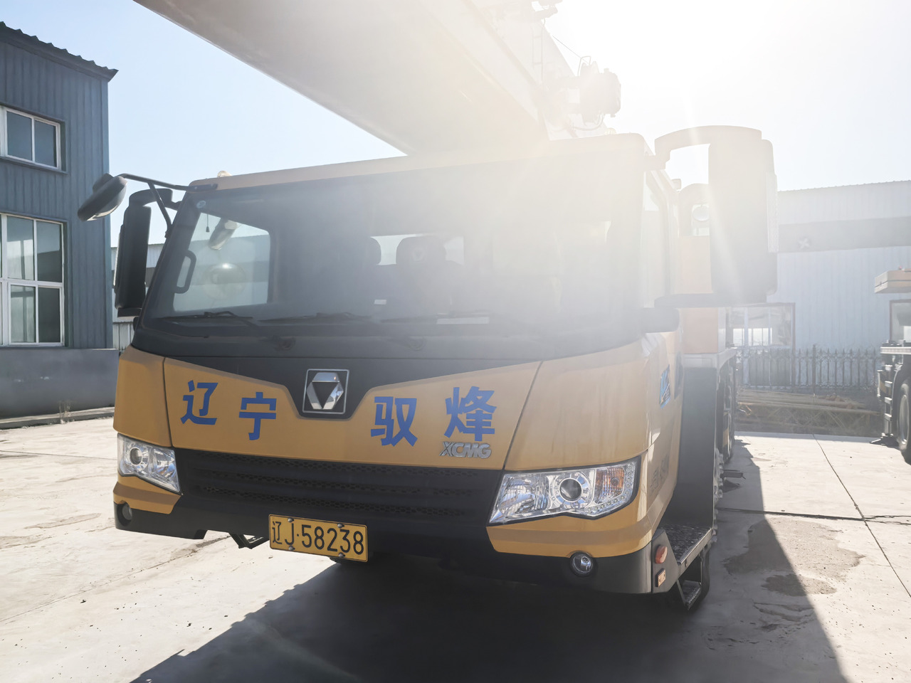 XCMG Official Used Truck-mounted Cranes QY80K5C 80Ton Mobile Cranes Price List - Grue mobile: photos 3 XCMG Official Used Truck-mounted Cranes QY80K5C 80Ton Mobile Cranes Price List - Grue mobile: photos 3