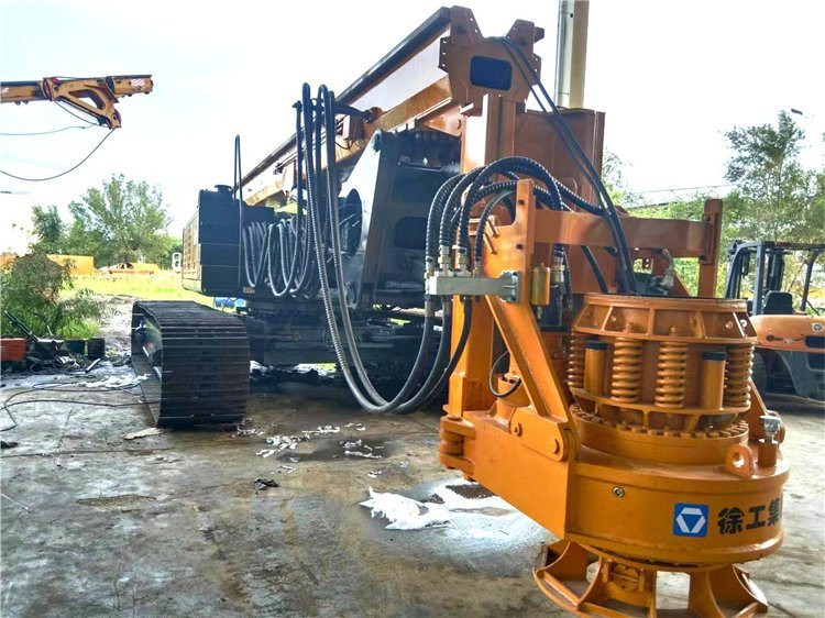 XCMG Official Xr220d 2017 Year Small Track Drilling Rig Used Hydraulic Rotary Drill Rig Price - Foreuse: photos 2 XCMG Official Xr220d 2017 Year Small Track Drilling Rig Used Hydraulic Rotary Drill Rig Price - Foreuse: photos 2