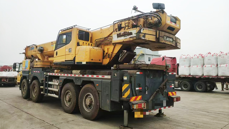 XCMG XCT80L6 80ton telescopic boom truck crane 2020 for sale - Grue mobile: photos 3 XCMG XCT80L6 80ton telescopic boom truck crane 2020 for sale - Grue mobile: photos 3