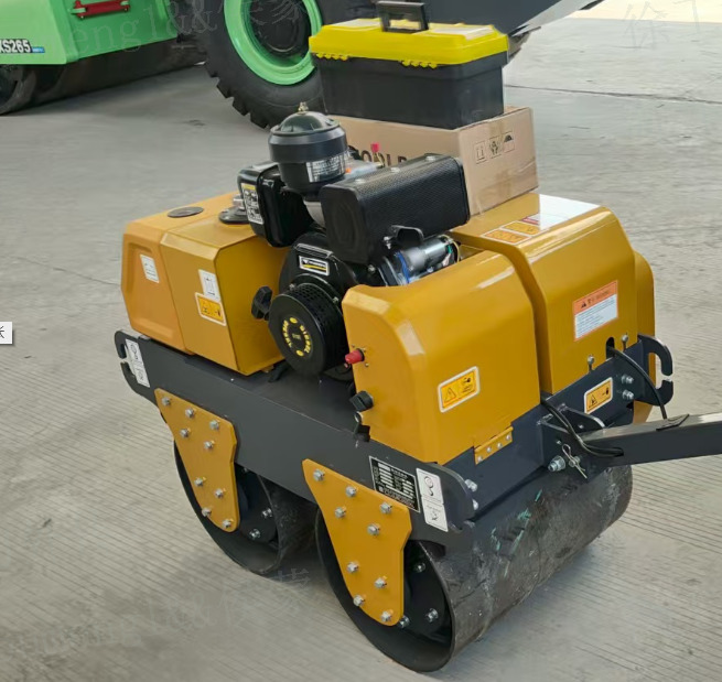 XCMG XMR050 small double mini vibration drum vibratory road roller price - crédit-bail XCMG XMR050 small double mini vibration drum vibratory road roller price: photos 6 XCMG XMR050 small double mini vibration drum vibratory road roller price - crédit-bail XCMG XMR050 small double mini vibration drum vibratory road roller price: photos 6