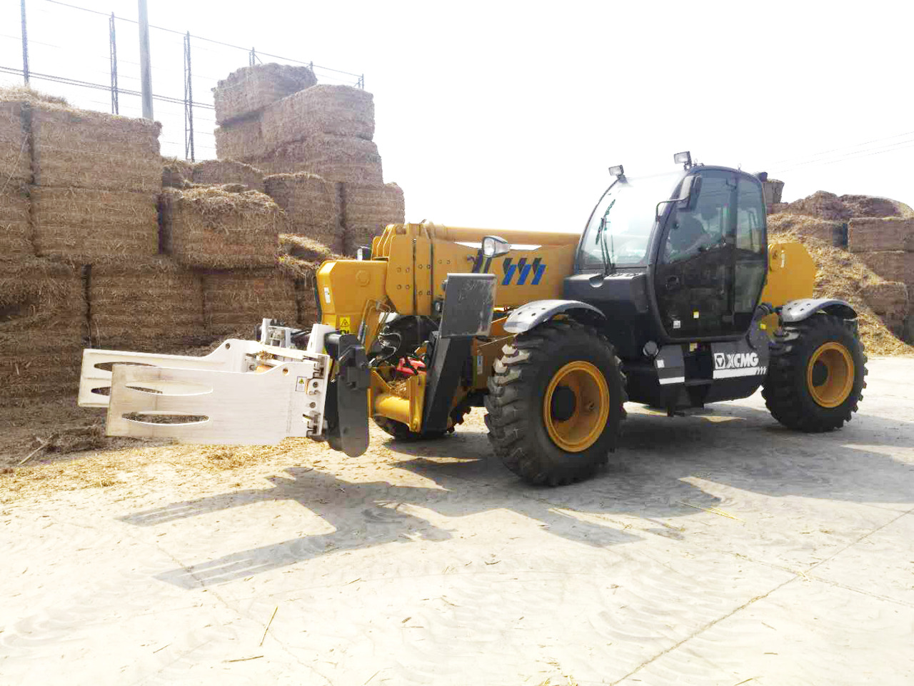 XCMG XTF1256K 5.4ton used diesel forklift loader telehandler for sale - Chariot télescopique: photos 2 XCMG XTF1256K 5.4ton used diesel forklift loader telehandler for sale - Chariot télescopique: photos 2