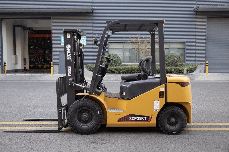 XCMG official small 2.5 ton diesel forklift price - Chariot élévateur diesel: photos 3 XCMG official small 2.5 ton diesel forklift price - Chariot élévateur diesel: photos 3